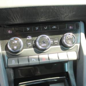 Škoda Karoq 2.0 TDi DSG *LED, NAVIGACIJA, KAMERA*