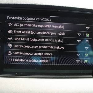 Škoda Karoq 2.0 TDi DSG Style *NAVIGACIJA,KAMERA*