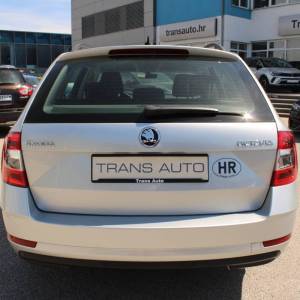 Škoda Octavia Combi 2.0 TDi DSG *NAVIGACIJA*