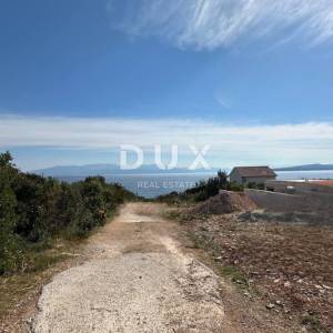ŠOLTA - građevinsko zemljište 1970m2 PRVI RED DO MORA!!! s prekrasnim pogledom na more za apartmane/ obiteljsku villu/ villu za...