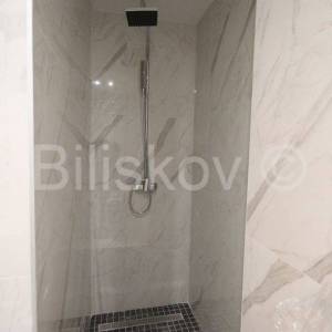 Split, Bol - jednosoban stan u prizemlju stambene zgrade