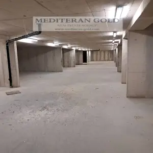 Split, novogradnja, Mejaši, zatvoreni garažni boks za prodaju