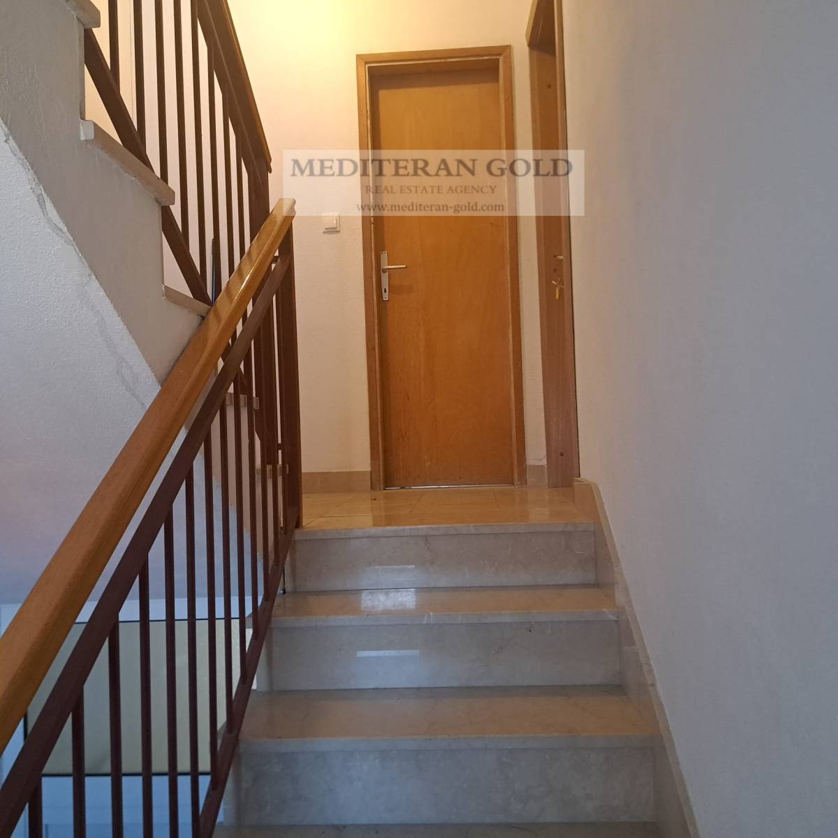 Split, Sućidar, prodaje trosoban stan za renoviranje