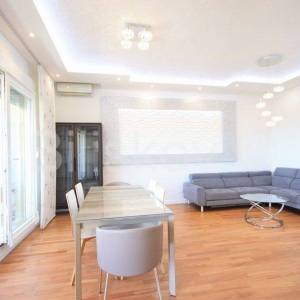 Split, Žnjan prodaja luksuzni stan 101 m2 i lođa 26 m2