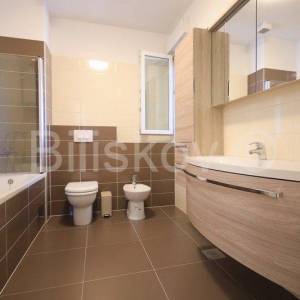 Split, Žnjan prodaja luksuzni stan 101 m2 i lođa 26 m2