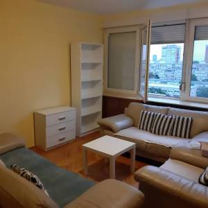 Srednjaci, 3S stan s loggiom 55m2, svi sadržaji u blizini, od 15.06.