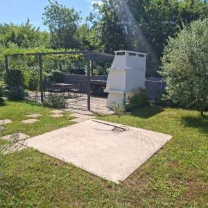 Stan 136 m2 na tri etaže s vrtom  – okolica Poreča