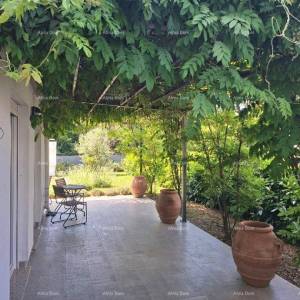 Stan 136 m2 na tri etaže s vrtom  – okolica Poreča