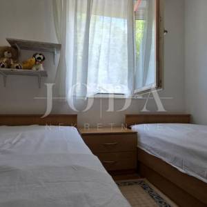 Stan Crikvenica prodaja | 2S+DB | pogled na more | blizu plaže | useljivo
