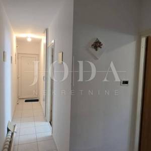 Stan Crikvenica prodaja | 2S+DB | pogled na more | blizu plaže | useljivo