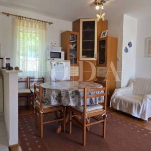 Stan Crikvenica prodaja | 2S+DB | pogled na more | blizu plaže | useljivo