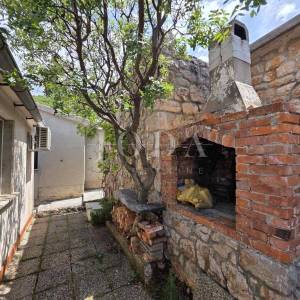 Starigrad-Senj- šarmantna kuća nadomak mora