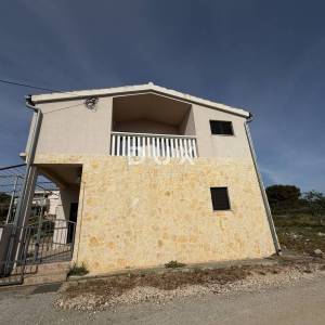 SV. FILIP I JAKOV – Kuća s pogledom na more, mirna lokacija!