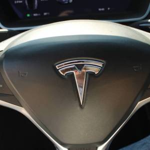 Tesla Model S 90D