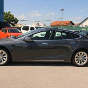 Tesla Model S 90D