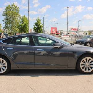 Tesla Model S 90D