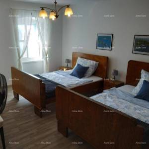 Top ponuda! Renovirana istarska kuća s bazenom i odvojenim apartmanom, Krnica!