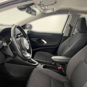 Toyota Yaris 1.5 HSD HB 5D E-CVT SOL - 3 godine jamstva