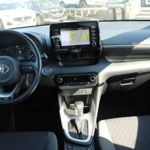 Toyota Yaris 1.5 Hybrid AUTOMATIK *NAVIGACIJA, KAMERA*