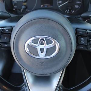 Toyota Yaris 1.5 Hybrid AUTOMATIK *NAVIGACIJA, KAMERA*