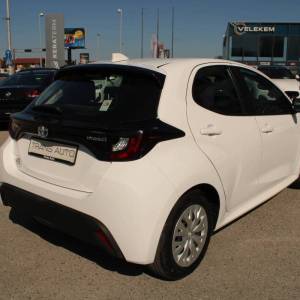 Toyota Yaris 1.5 Hybrid AUTOMATIK *NAVIGACIJA, KAMERA*