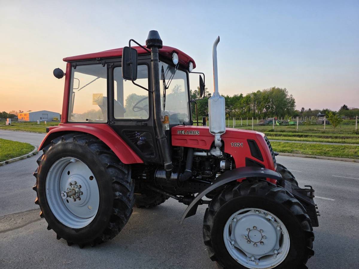 TRAKTOR U ORGINAL STANJU