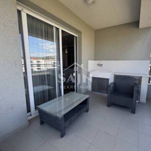 Trogir/Kompletno namješten 4-soban stan u centru