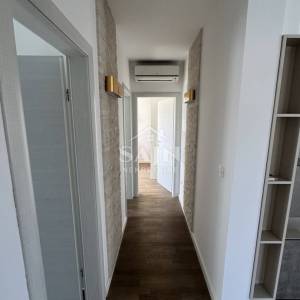 Trogir/Kompletno namješten 4-soban stan u centru