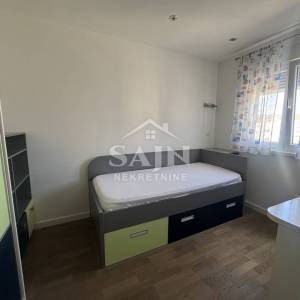 Trogir/Kompletno namješten 4-soban stan u centru