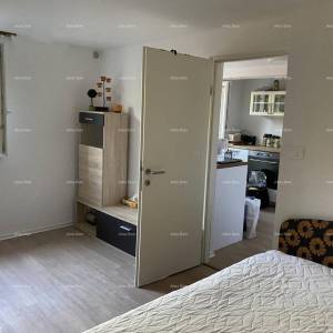 Umag, Crveni Vrh, kuća s tri odvojena apartmana