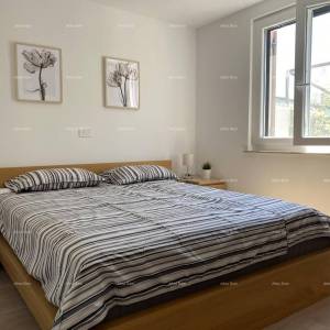 Umag, Crveni Vrh, kuća s tri odvojena apartmana