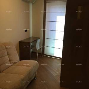 Umag, Pogled na more!!! Moderan stan u centru Umaga – 50 m od mora