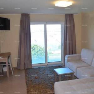 Umag, Pogled na more!!! Moderan stan u centru Umaga – 50 m od mora