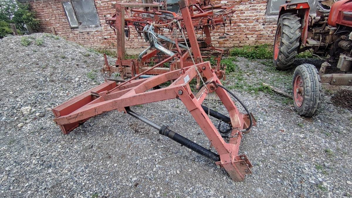 Utovarivac za traktor