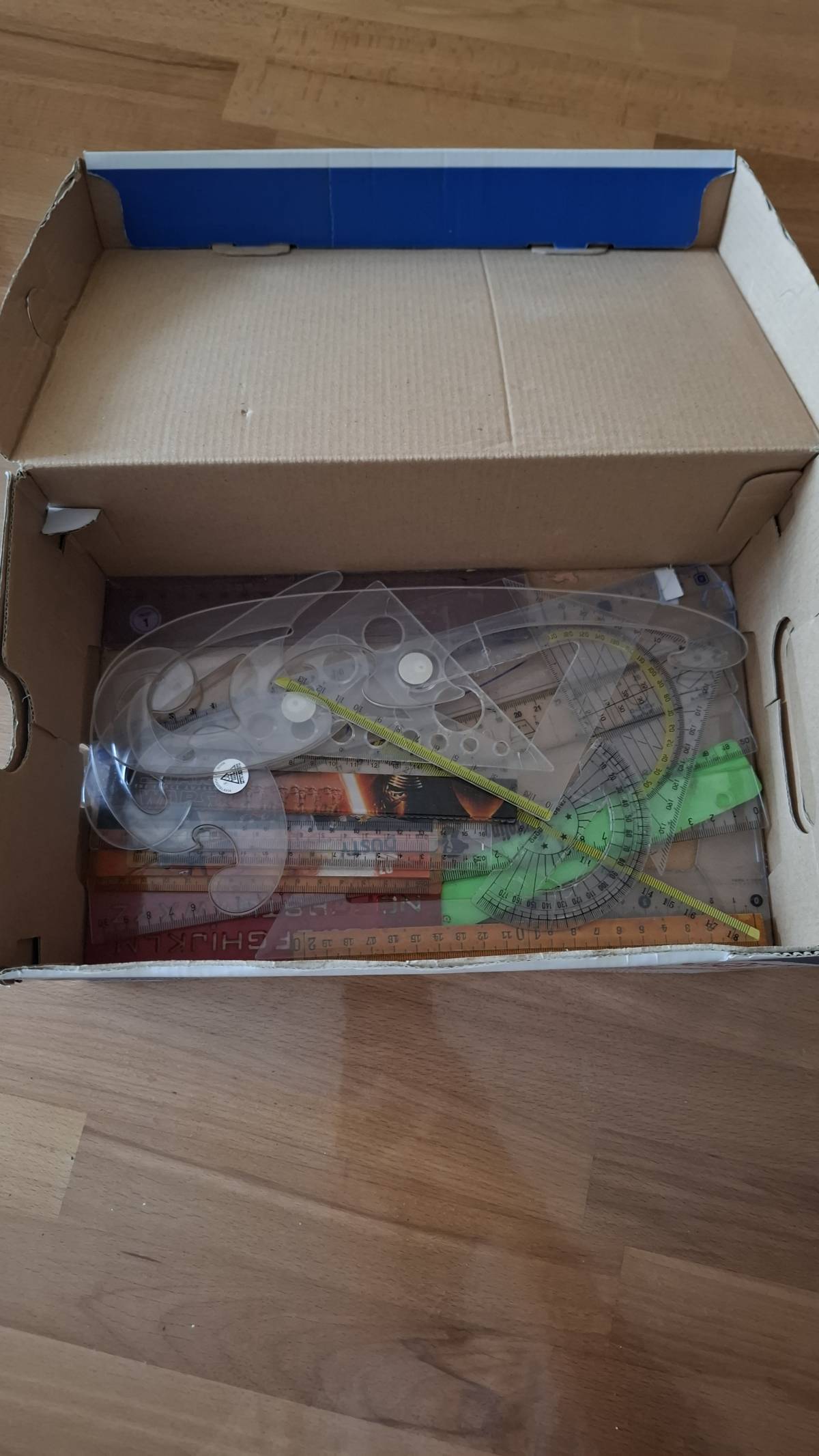 Veliki set kvalitetnih ravnala i trokuta