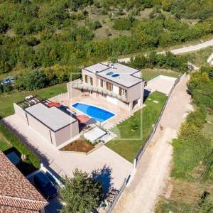 Vila s bazenom, wellnessom i 3 spavaće sobe, privatnost