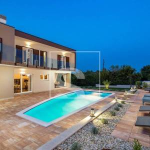 Vila s bazenom, wellnessom i 3 spavaće sobe, privatnost