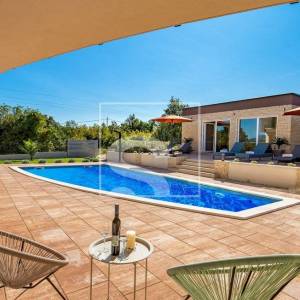 Vila s bazenom, wellnessom i 3 spavaće sobe, privatnost