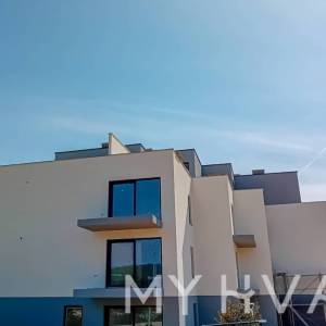 Više stanova u modernim zgradama – Vrboska, Hvar