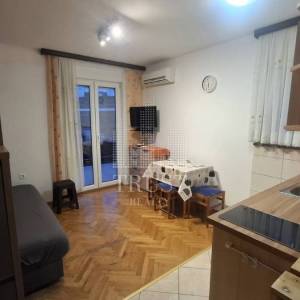VIŠKOVO, garsonijera za najam