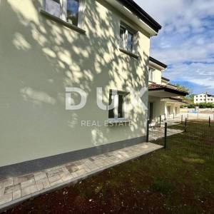 VIŠKOVO, MARINIĆI - Kuća u nizu, novogradnja, 92 m2, okućnica!