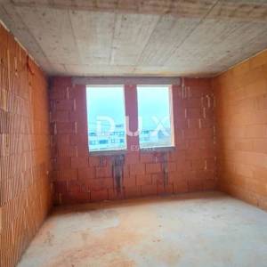 VIŠKOVO, MARINIĆI - Moderan  stan u prizemlju novogradnje, 84m²