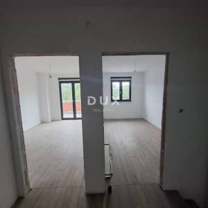 VIŠKOVO – moderna novogradnja, 3S+DB s okućnicom i parkirnim mjestima