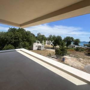 VODICE – 3SS+DB stan s terasom i pogledom na more, 70 m od mora i plaže