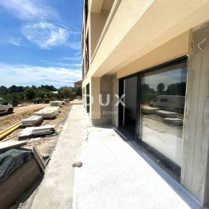 VODICE – 3SS+DB stan s vrtom i pogledom na more, 70 m od mora i plaže