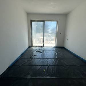 VODICE – 3SS+DB stan s vrtom i pogledom na more, 70 m od mora i plaže