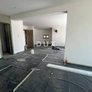 VODICE – 3SS+DB stan s vrtom i pogledom na more, 70 m od mora i plaže