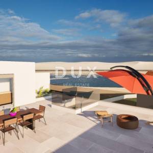 VODICE, SRIMA – 2 spavaće sobe, 50 m od mora, vrt 37m², pogled na more