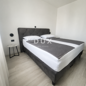 VODICE, SRIMA – Apartmanska zgrada s 5 jedinica, pogled na more, 50 m od mora i plaže