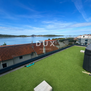 VODICE, SRIMA – Apartmanska zgrada s 5 jedinica, pogled na more, 50 m od mora i plaže